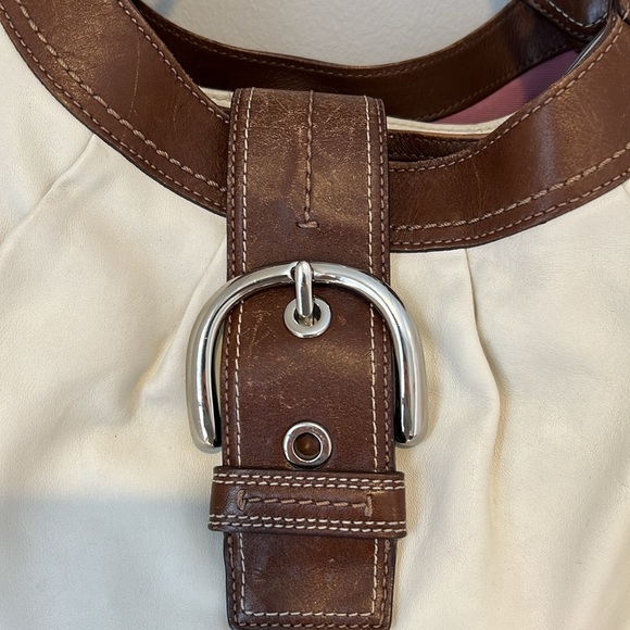 Coach Lynn Hobo Large Shoulder Bag Buckle Cream Leather Authentic Purse F15075 - Picture 2 of 16